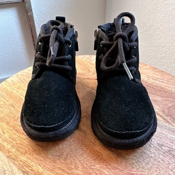 UGG Neumel II Chukka Black Boots Baby sz: 7